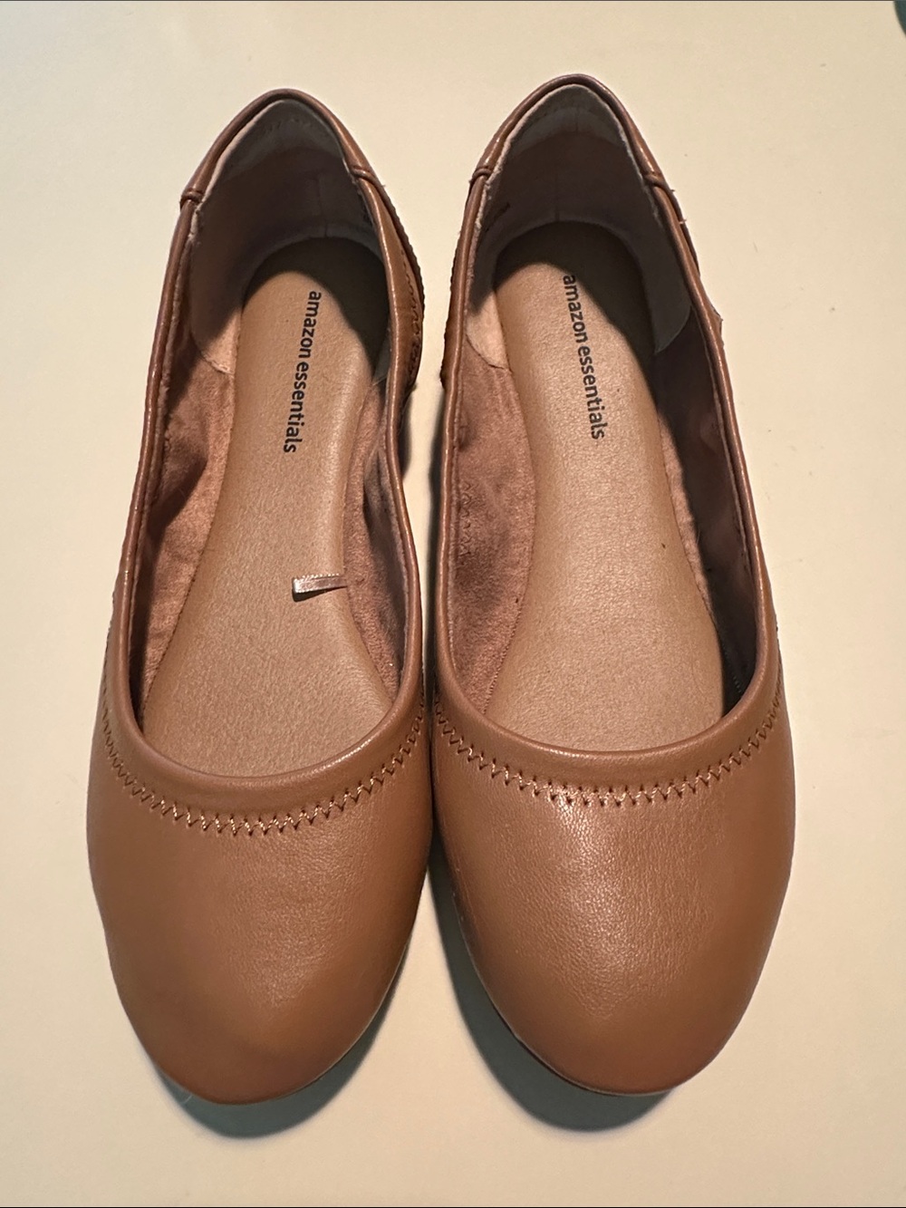 Amazon Essentials Women’s Tan Faux-Leather Ballet Flats